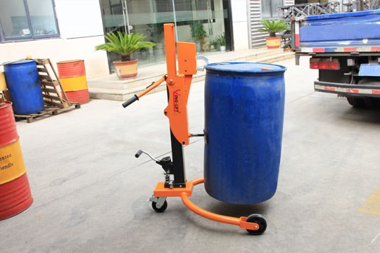 轻型液压油桶搬运车