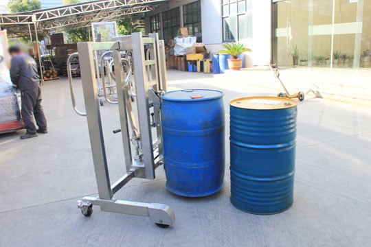 不锈钢侧移油桶搬运车
