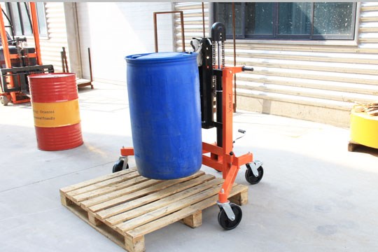 液压油桶堆高车