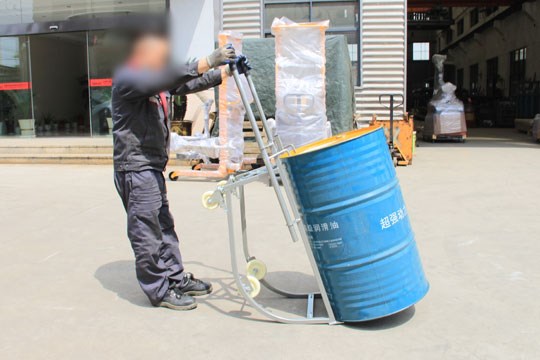 多功能油桶车